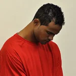 Justiça revoga liberdade condicional e determina prisão do goleiro Bruno