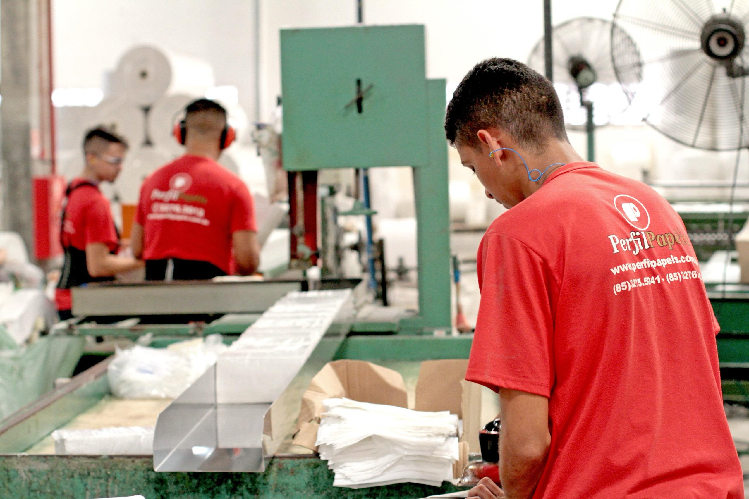 Nordeste registra maior queda do desemprego do país em 2025, aponta IBGE