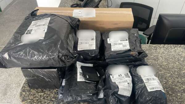 Trio é preso após roubo realizado em parada de ônibus em Fortaleza