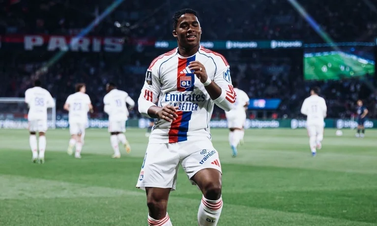 Endrick leva bronca de possível rival da Copa após ‘provocar’ torcida do PSG: ‘Jogue futebol’