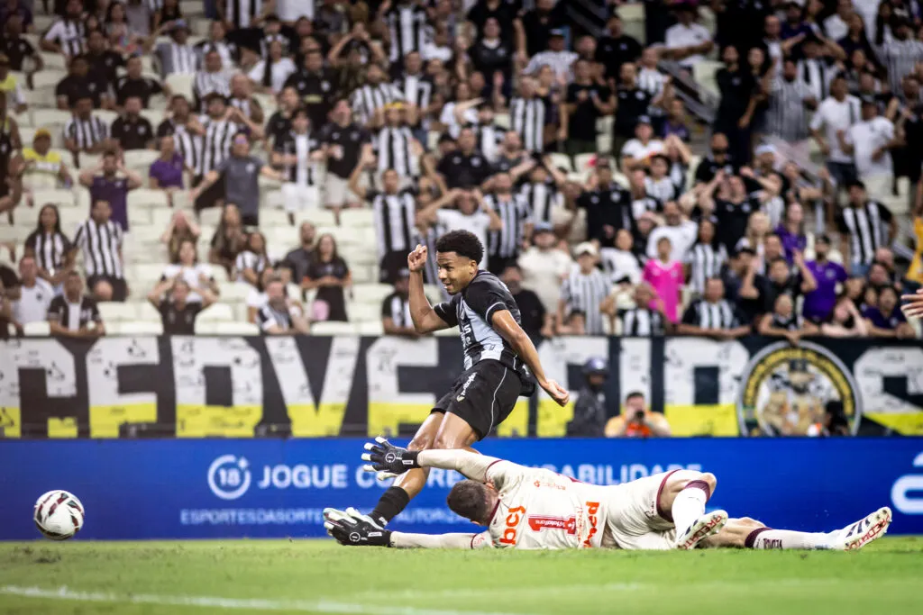 Ceará cede empate ao Vila Nova-GO após abrir 3 a 1 e desperdiça chance de assumir liderança