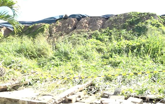 Com fissuras em barragem, água segue escoando para casas em comunidade de Fortaleza