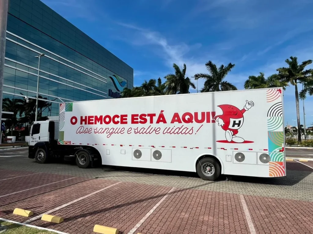 Hemoce realiza coleta de sangue e cadastro de medula óssea em shopping de Fortaleza
