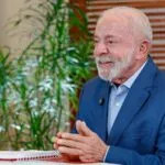 “Economia só voltou a crescer acima de 3% quando voltei à Presidência”, diz Lula