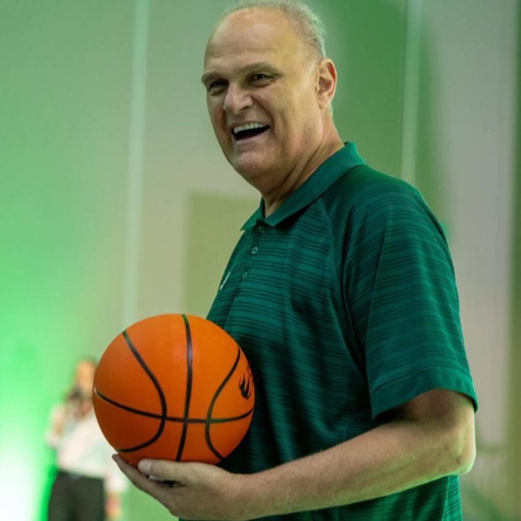 Oscar Schmidt, lenda do basquete mundial, morre aos 68 anos
