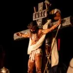 Paixão de Cristo em Aracati atrai fiéis em noite emocionante