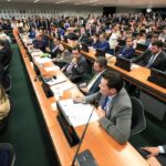 PEC do fim da escala 6×1 avança na Câmara com definição de presidente e relator