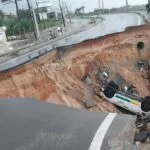 Trecho da CE-025 é interditado após cratera se abrir; confira as rotas alternativas