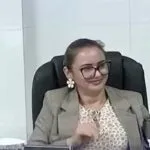 Vereadora de Ubajara faz gesto obsceno durante sessão e vídeo viraliza nas redes sociais