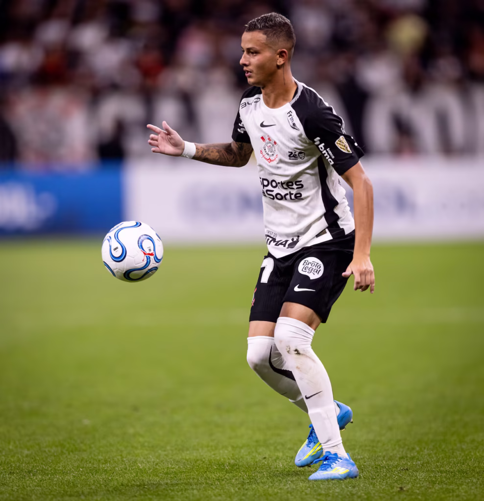 Kayke tem lesão no joelho confirmada e Diniz perde sua aposta nesta chegada ao Corinthians