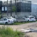Moradores denunciam esgoto a céu aberto e alagamentos há mais de 20 anos em rua de Fortaleza