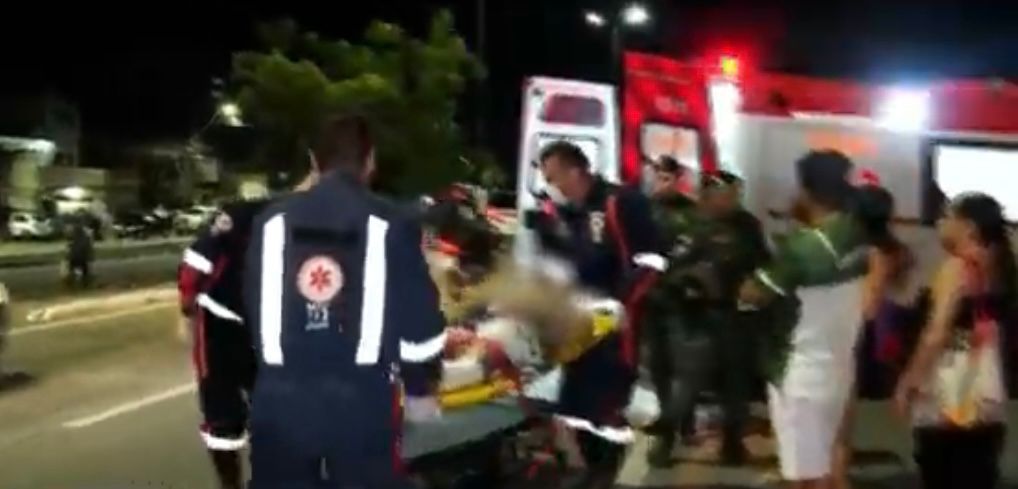 Idosa e neto de 3 anos são atropelados ao atravessar a BR-222, em Caucaia