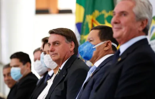 Governo negocia novo auxílio aos informais, afirma Bolsonaro