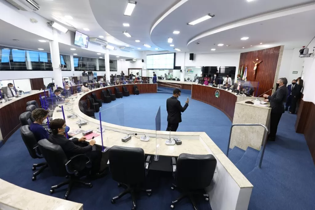 Janela partidária: prazo para vereadores mudarem de partido termina nesta sexta-feira (5)