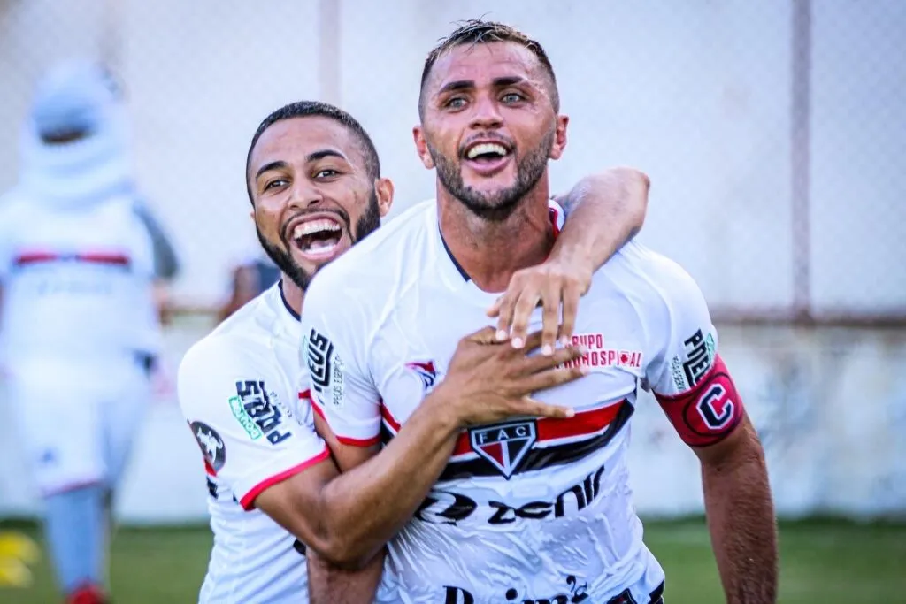Ferroviário vence o Icasa, sobe na tabela e assume a vice-liderança do Campeonato Cearense