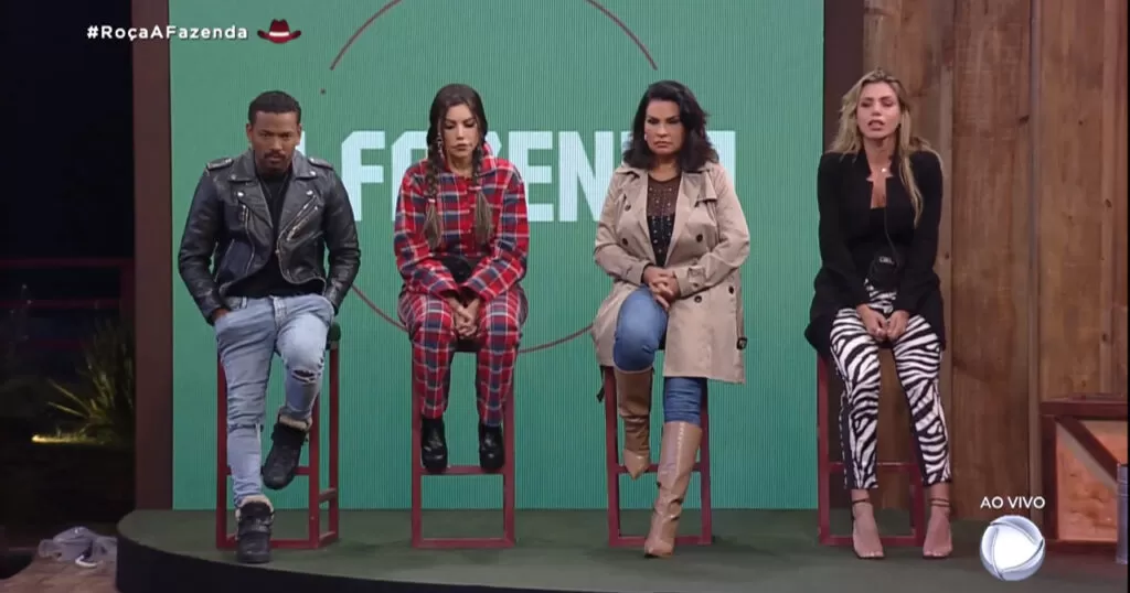 Liziane, Erika, e Solange disputam prova do fazendeiro