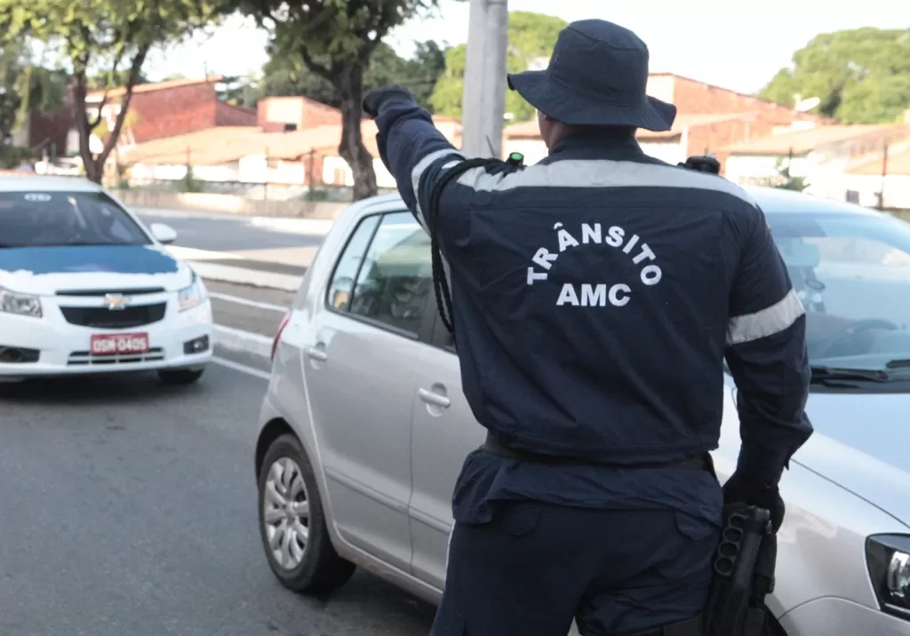 Avenida Mozart Pinheiro de Lucena, em Fortaleza, será bloqueada para obras a partir de hoje (28)