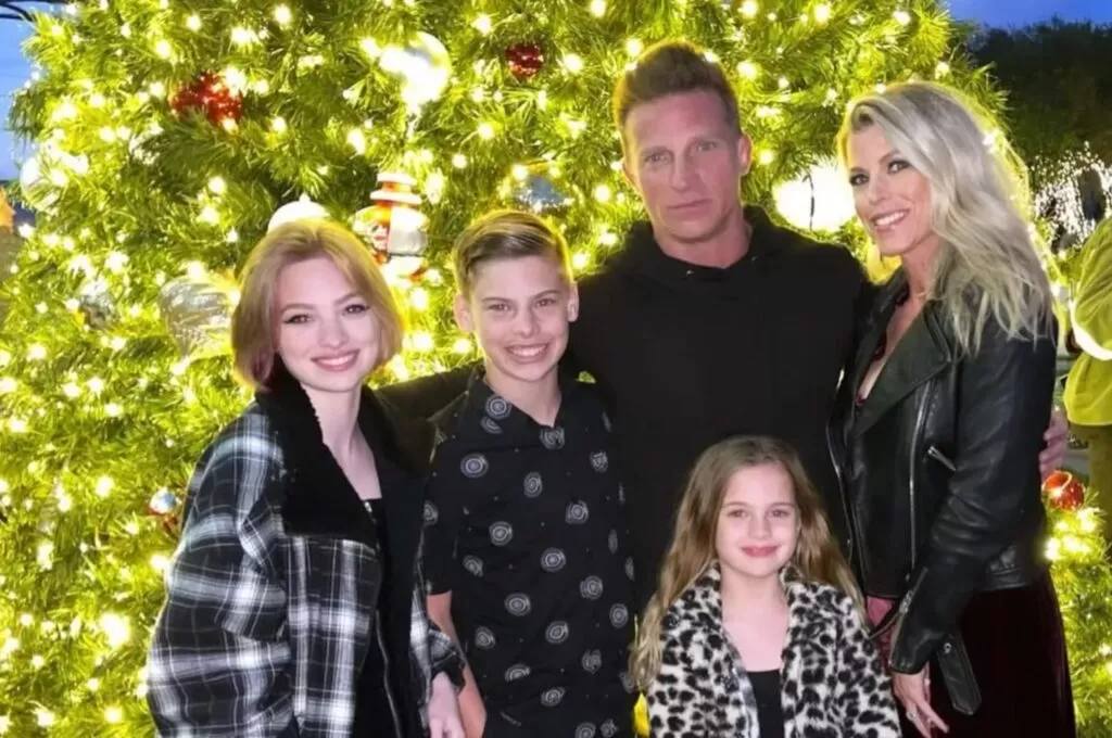 Ator Steve Burton anuncia separação de mulher, que está grávida Esse bebê não é meu