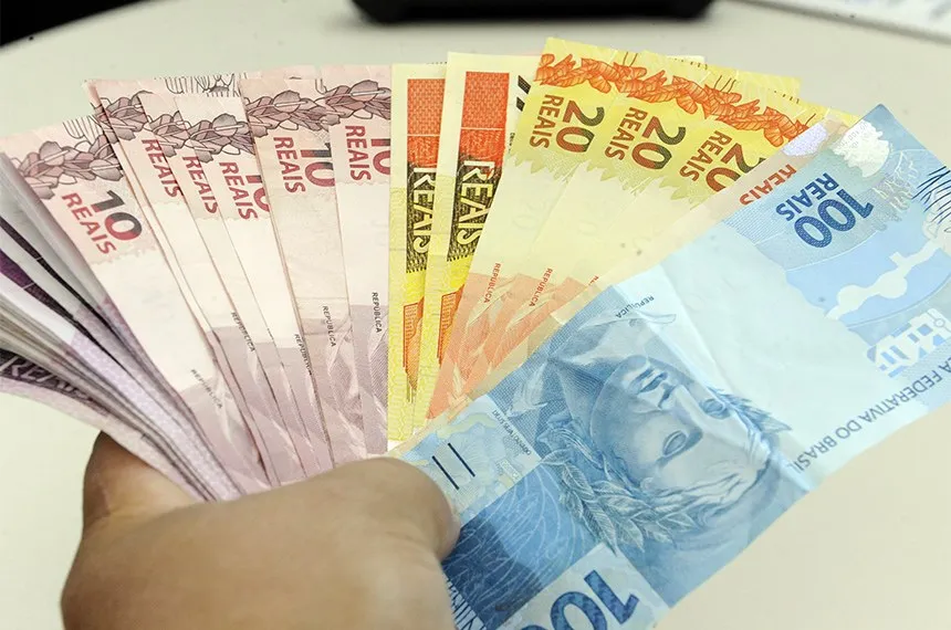 Novo benefício de até R$ 1.600 começa a ser pago no dia 16 de maio; veja quem pode receber e como consultar
