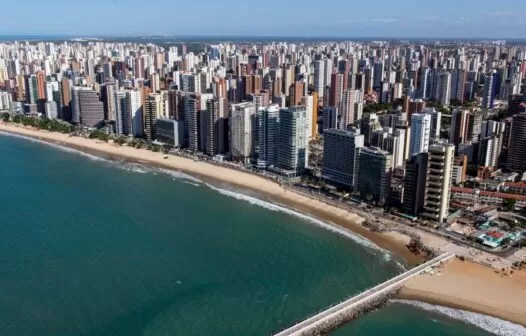 Edital para concessão de espigões da Beira Mar é publicado pela Prefeitura de Fortaleza