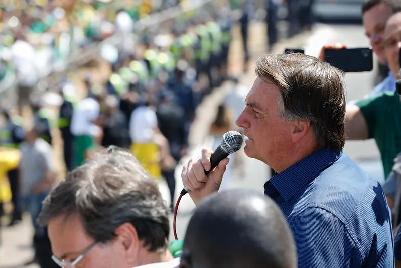 Bolsonaro ordena que presidente do STF, Luiz Fux, enquadre Alexandre de Moraes: “podem sofrer aquilo que não queremos”