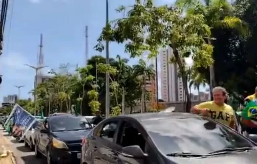 Oito pessoas foram detidas durante carreata contra o lockdown neste domingo (14)