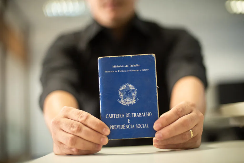 Ceará tem mais de 1300 vagas de emprego abertas nesta segunda-feira (30)