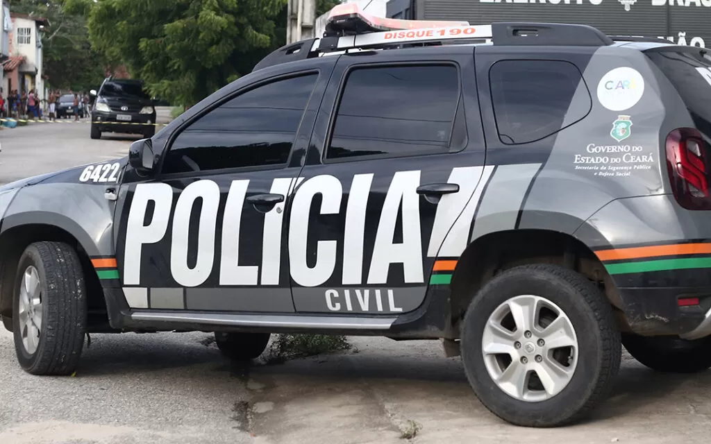 Adolescente é assassinada a tiros ao lado de pichação de facção em Caucaia