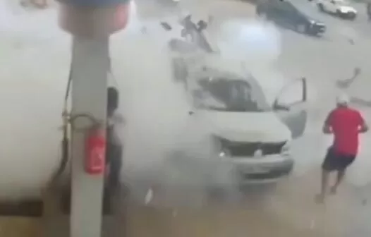 Vídeo: cilindro de gás explode durante abastecimento de carro no Ceará