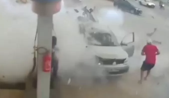 Vídeo: cilindro de gás explode durante abastecimento de carro no Ceará