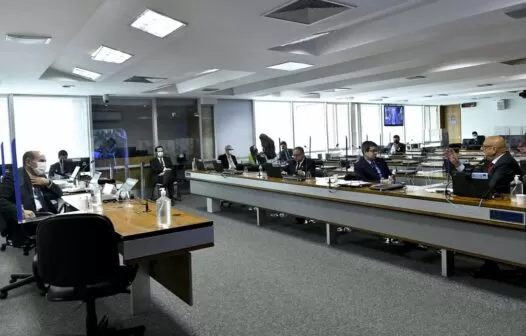 Comissão quer ouvir Weintraub sobre supostas irregularidades no FNDE