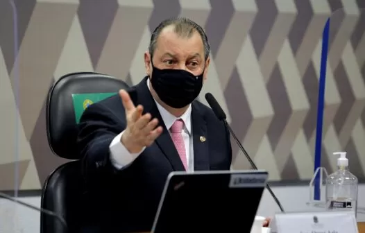 CPI da Covid: Carlos Wizard não comparece e Omar Aziz pede apreensão de passaporte