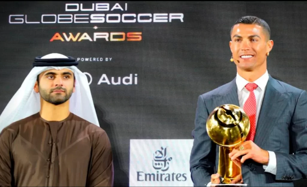 Cristiano Ronaldo foi eleito o jogador do século pela Globe Soccer Globe Soccer Awards Divulgação