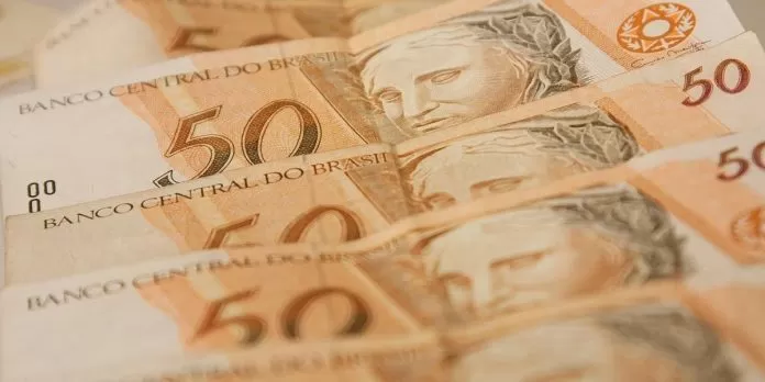 Empréstimo de até R$ 1 mil para negativados é liberado hoje (28) pela Caixa; saiba como ter acesso