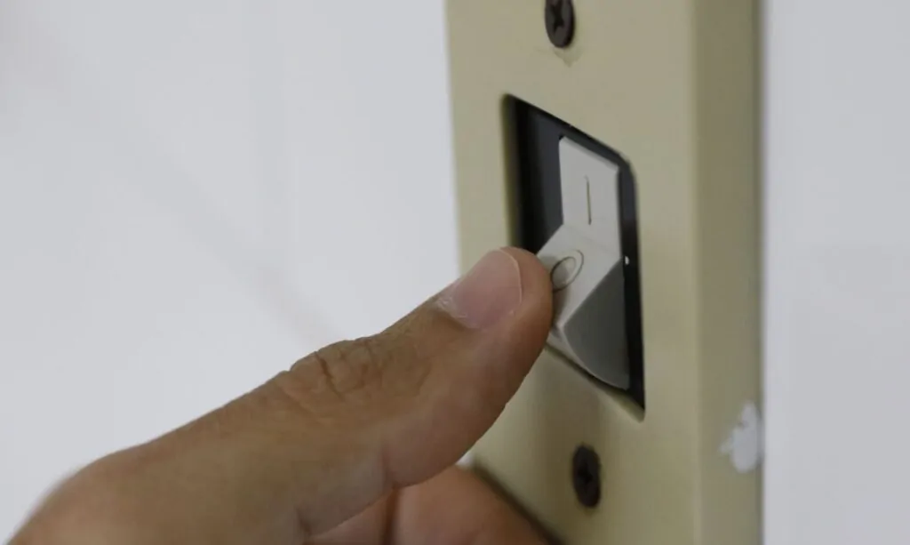 Desligamento programado na quinta-feira (17/04): veja os bairros de Fortaleza que ficarão sem luz