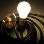 Conta de luz terá bandeira amarela em maio, anuncia Aneel