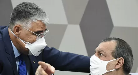 Decisão de não convocar prefeitos gera bate-boca entre Omar Aziz e Eduardo Girão na CPI da COVID