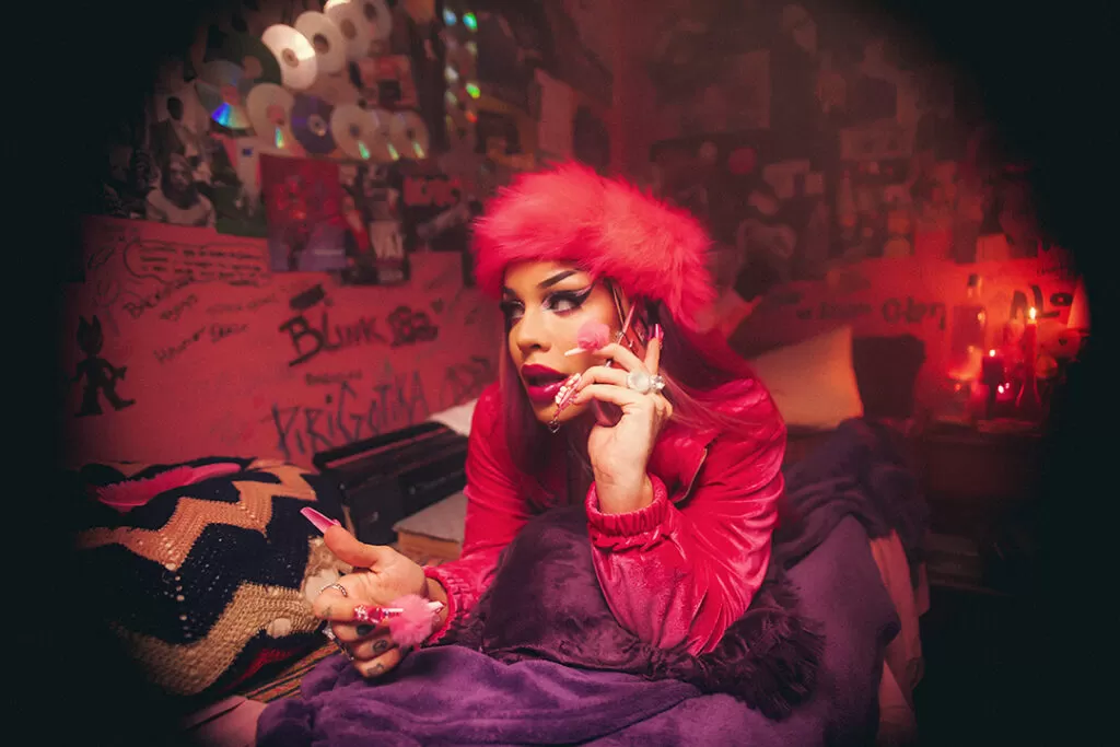 Gloria Groove retorna para o pop e lança “Bonekinha”, primeiro single do álbum “Lady Leste”