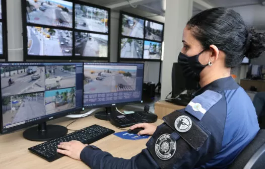 Guarda Municipal prende dois homens tentando arrombar prédio público