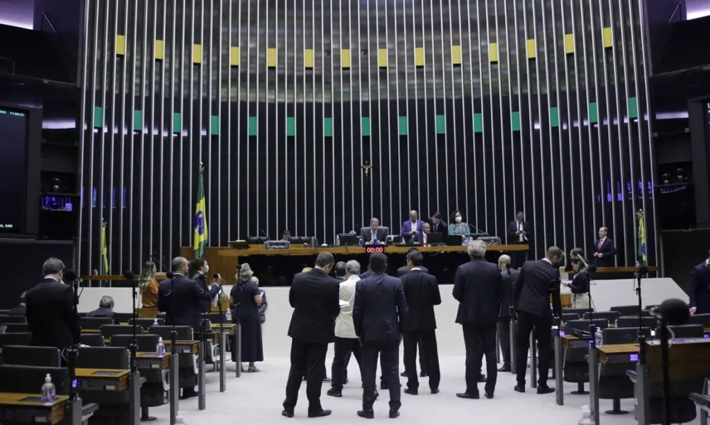 PL das Fake News: votação deve acontecer nesta terça-feira (2); veja o que diz o projeto
