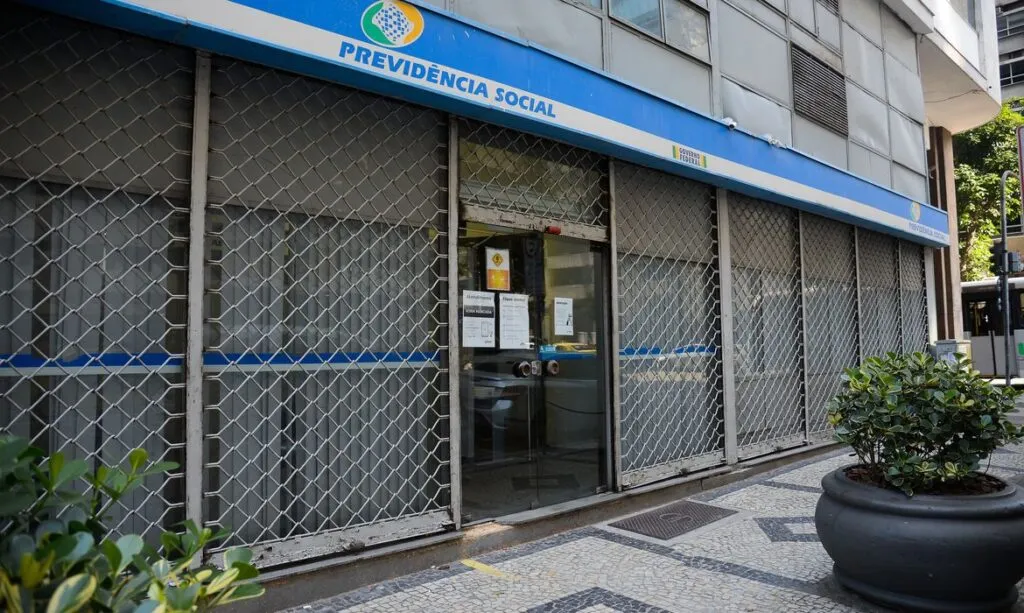 INSS começa a pagar com reajuste de beneficiários