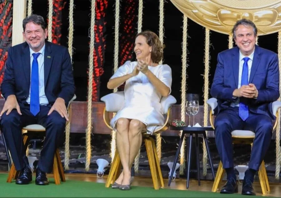 Izolda e Cid não comparecem à Convenção do PDT que confirma Roberto Cláudio como candidato a governador do Ceará