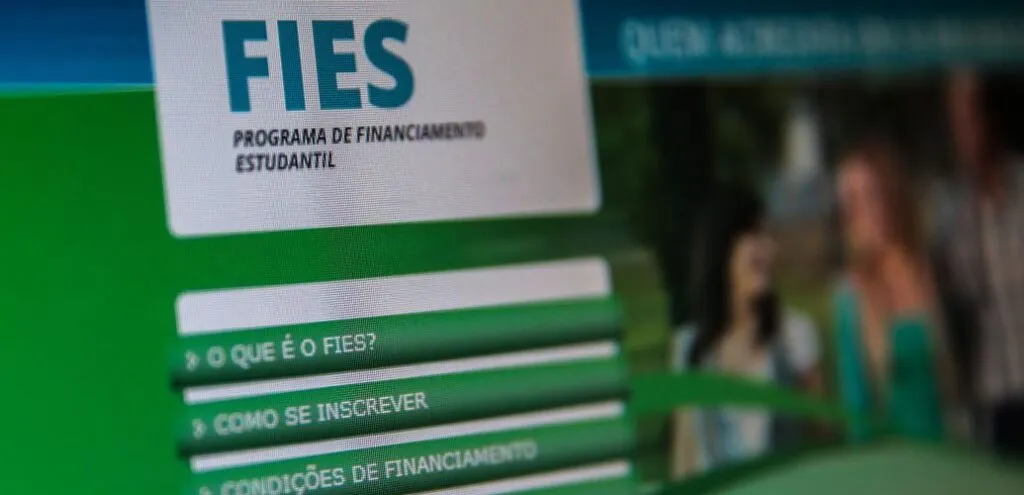 MEC define valores semestrais para financiamento do Fies