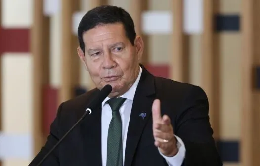 Mourão chama de ‘politicagem’ embate entre Pazuello e Doria