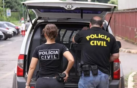Mulher é presa por mandar matar esposo que mantinha relações sexuais com a própria filha
