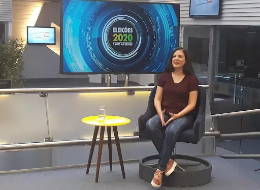 Paula Colares quer garantir concurso público para professores a cada 2 anos