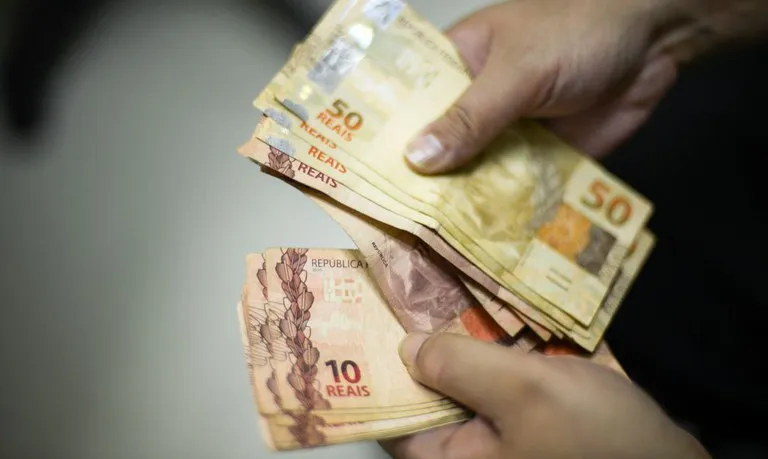 Caixa libera pagamento de R$ 1.518 do PIS/PASEP para trabalhadores CLT de 2023; saiba mais