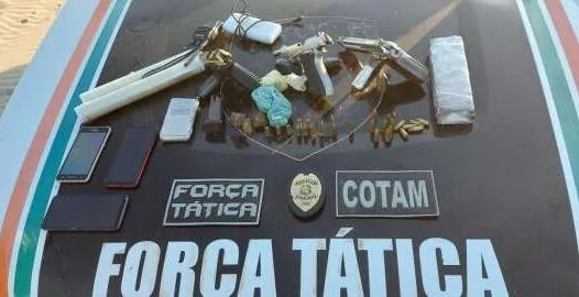 Operação da PM resulta em prisões e apreensões de armas e droga no Cumbuco