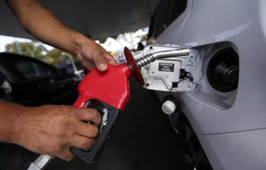 Gasolina fica mais cara em Fortaleza em dezembro