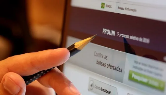 Selecionados no ProUni devem comprovar dados de inscrição até a próxima quarta-feira (17)